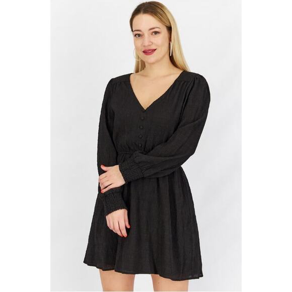 BB Dakota Dresses & Skirts - BB Dakota Steve Madden Black V-Neck Long Sleeve Button Mini Dress M